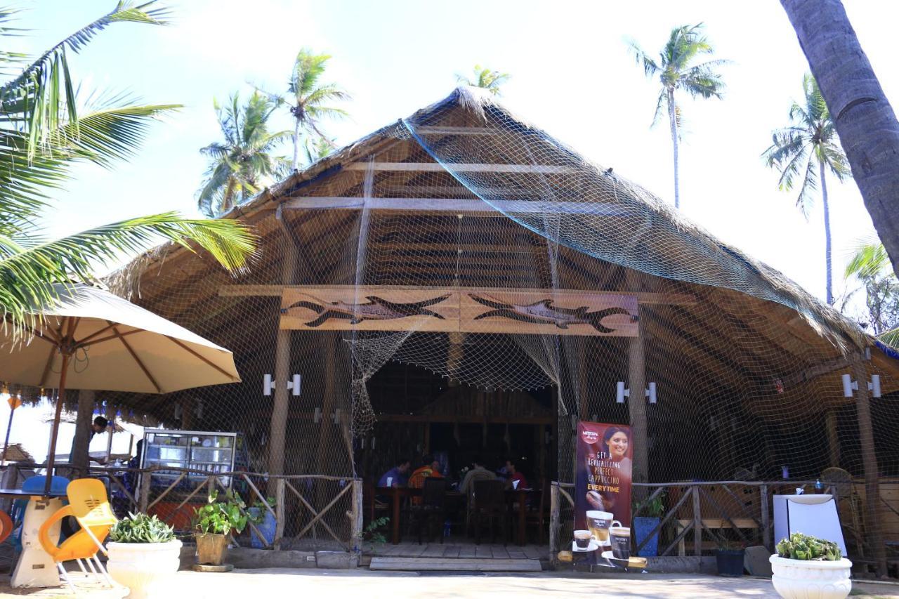 Coconut Beach Lodge Trincomalee Extérieur photo