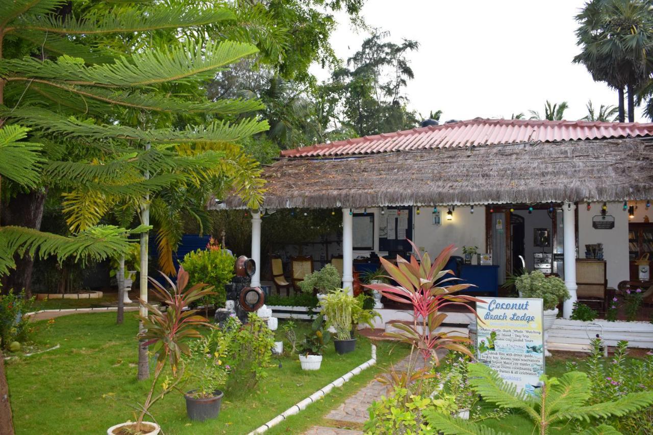 Coconut Beach Lodge Trincomalee Extérieur photo