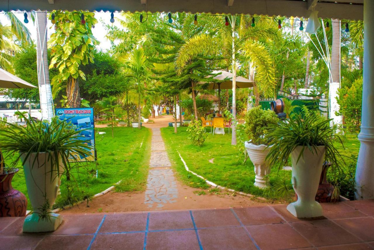 Coconut Beach Lodge Trincomalee Extérieur photo